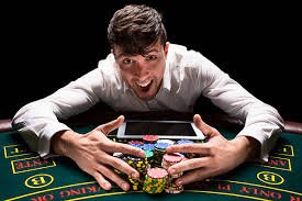 Dashboard Togel Result uus 777 di layar ponsel menampilkan navigasi menu dan riwayat hasil